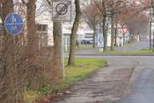 Bild 1: Der gemeinsame Fuß- und Radweg ist nur in Gegenrichtung benutzungspflichtig