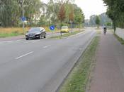 Bild 3: Der rechte Geh-/Radweg ist nicht beschildert. Das Fahren auf dem rechten Geh-/Radweg ist ab hier unzulässig.