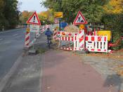 Bild 1: In Fahrtrichtung stadtauswärts ist der Geh-/ Radweg gesperrt.