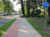 Bild 4: ... müssen den benutzungspflichtigen Radweg benutzen ...