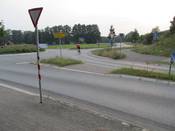 Bild 4: Am Kreisverkehr müssen Rad fahrende erneut die Fahrbahn überqueren.