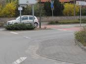 Bild 7: ... müssen Radfahrer in der Ausfahrt ein für die anderen Fahrzeugführer unerwartetes und daher gefährliches Fahrmanöver durchführen
