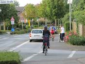 Bild 3: Die Furtmarkierungen leiten zum regelwidrigen Gehwegradeln an.