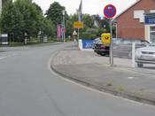 Bild 5: ... gibt es zunächst einen reinen Gehweg ...