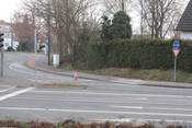 Bild 4: Linksabbiegende Radfahrer vom Westring und geradeausfahrende von der Hans-Böckler-Straße kommend ...
