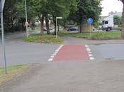 Bild 1: An der Einmündung der Bahnhofstraße beginnt ein benutzungspflichtiger Geh-/Radweg.