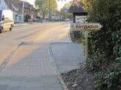 Bild 6: Im Bereich des Bahnübergangs wurde die Nebenanlage erneuert ...