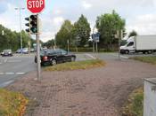 Bild 4: Man soll rechts neben den Rechtsabbiegern fahren und bekommt nur 10 Sekunden grün.