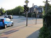 Bild 6: Hinter der Kreuzung sollte der Radfahrstreifen weitergeführt werden