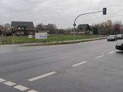 Bild 6: Die gegenüber liegende Radverkehrsanlage ist nur über Umwege erreichbar.