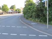 Bild 8: Auf dem Gehweg wurde ein Piktogramm "Radfahrer" markiert.