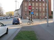 Bild 1: Direkt vor der Kreuzung wurde eine Radwegbenutzungspflicht angeordnet