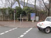 Bild 1: Der Verbindungsweg zur Ottilienstraße mündet an der Kreuzung
