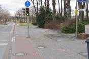Bild 2: Der rechte (Rad-) Gehweg ...